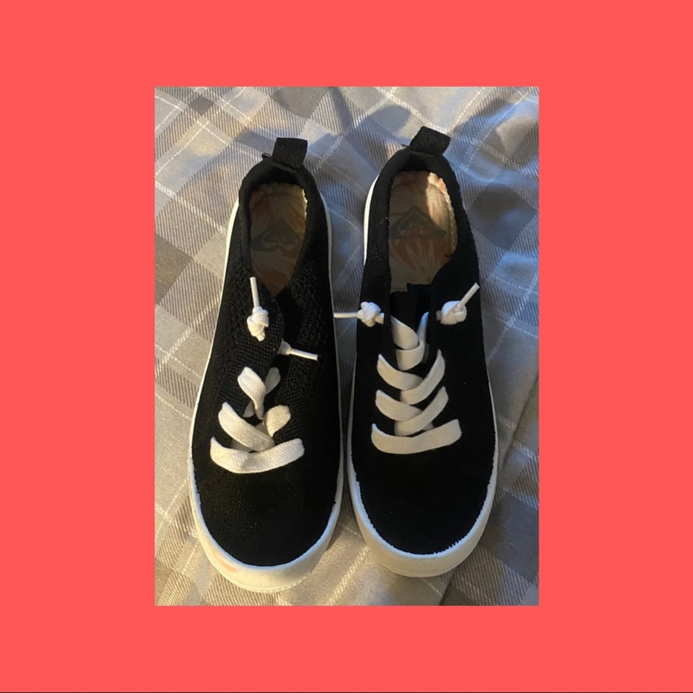 Roxy sneakers size 6 USA